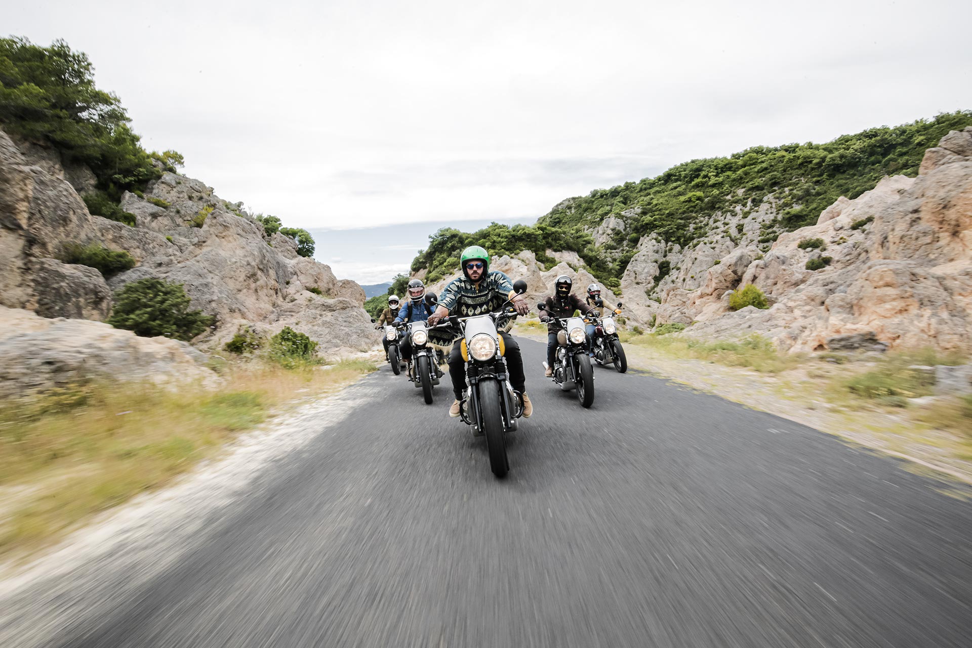Roadtrips moto en Royal Enfield. Rouler entre amis